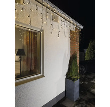 Fasáda domu s LED světelným řetězem pro venkovní použití