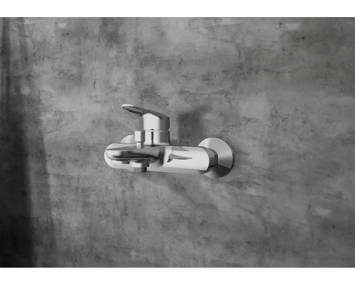 Nástěnná sprchová baterie z kovu