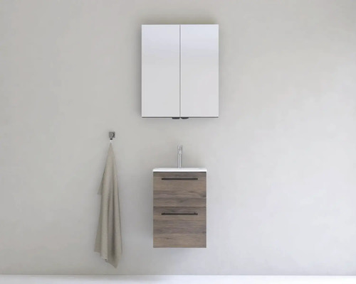 Koupelna s umyvadlovou skříňkou, umyvadlem a zrcadlovou skříňkou