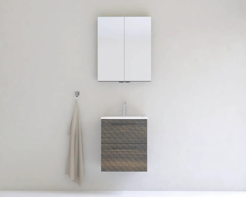 Koupelna s umyvadlovou skříňkou, umyvadlem, zrcadlovou skříňkou a držákem na ručníky