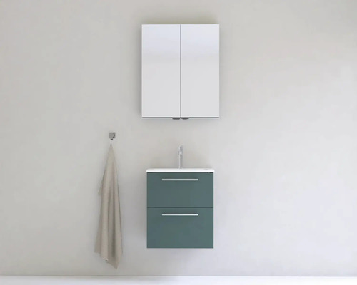 Koupelna s umyvadlovou skříňkou, umyvadlem a zrcadlovou skříňkou