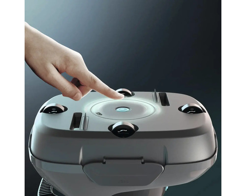 Robotický vysavač se ovládá prstem.
