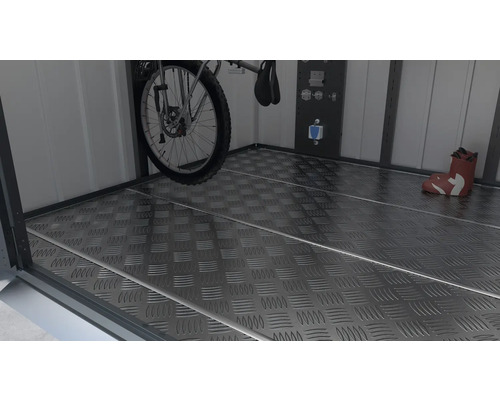 Vnitřek boxu na nářadí s podlahovou deskou, kolem a botou