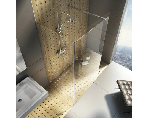 Koupelna se sprchou, umyvadlem a křeslem