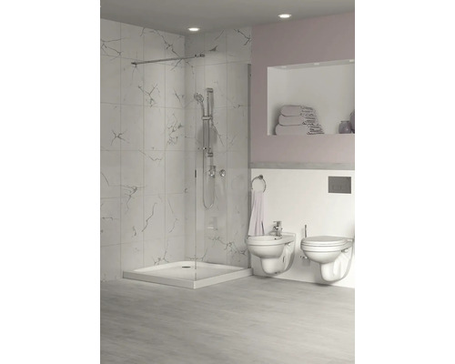 Koupelna se sprchou, bidetem a toaletou