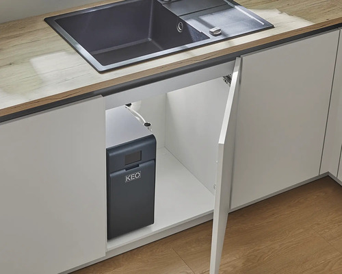 Kuchyně s umyvadlem a systémem KEO pod umyvadlem