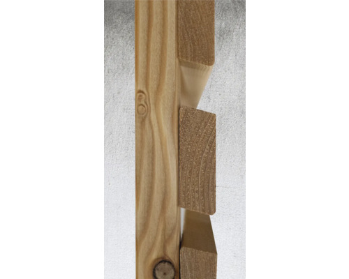 Detailní pohled na dřevěné schodiště