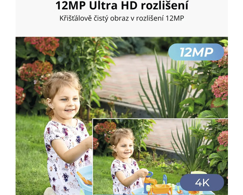 Bezpečnostní kamera s rozlišením 12 megapixelů a rozlišením 4K natáčí hrající si dítě na zahradě.