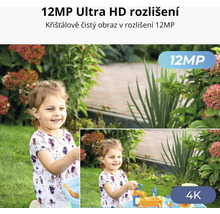 Demonstrace rozlišení 12 megapixelů Ultra HD a 4K s dítětem na zahradě