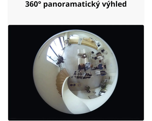 360stupňový panoramatický pohled na pokoj se schodištěm