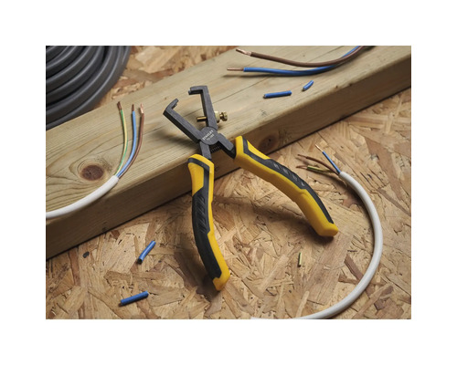 Odizolovací kleště Stanley k odizolování kabelů