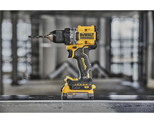 Akumulátorový vrtací šroubovák DeWalt s vrtákem