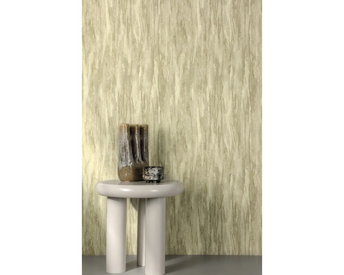 Dekorativní tapeta s vertikálním vzorem v interiéru