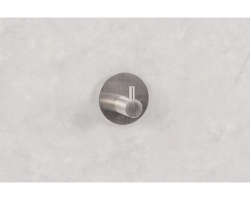 Jeden kovový nástěnný hák