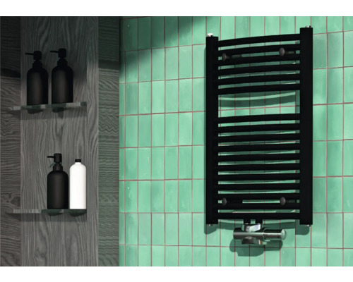 Koupelnový radiátor Rotheigner SWING-M 690 x 445 mm matně černý přípojka uprostřed dole Koupelnový radiátor Rotheigner SWING-M 690 x 445 mm matně černý přípojka uprostřed dole