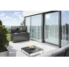 Otevřený úložný box na terase