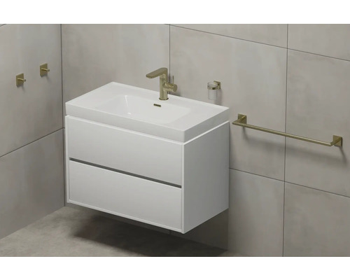 Koupelna s umyvadlovou skříňkou, baterií a držákem na ručníky