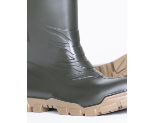 Gumová bota s profilovanou podrážkou