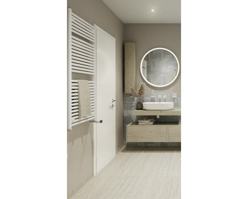 Designové topné těleso ROTHEIGNER kombinovaný provoz teplá voda 1215 x 600 x 88-105 mm připojení 1 dole oboustranně Světlá koupelna s topným tělesem, umyvadlem a zrcadlem