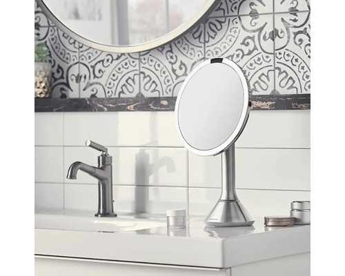 Koupelnové umyvadlo s baterií a kosmetickým zrcadlem