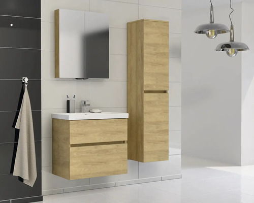 Koupelna s umyvadlovou skříňkou, zrcadlovou skříňkou a vysokou skříňkou