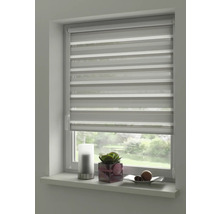 Okno s dvojitou roletou pro regulaci světla