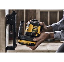 Laserový měřicí přístroj s držákem Logo DeWalt