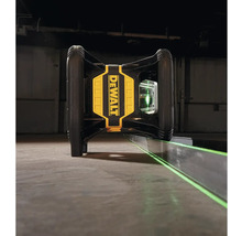 Logo společnosti DeWalt na čárovém laseru