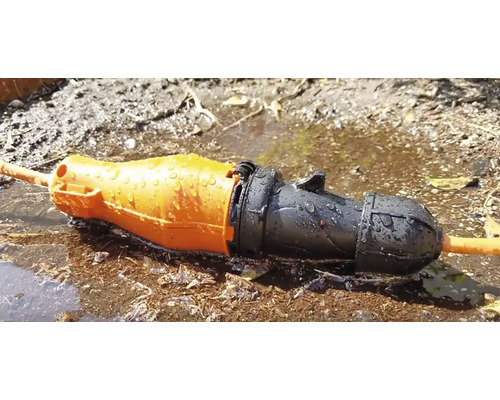 Spoj prodlužovacího kabelu ve vodě