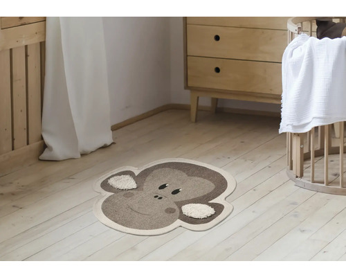 Koberec s motivem opice v dětském pokoji