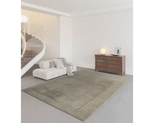 Moderní obývací pokoj s kobercem, pohovkou a komodou