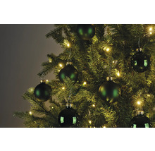 Ozdobený vánoční stromek s koulemi a světly