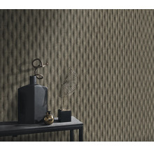 Dekorativní stěna s vlnitým povrchem a ozdobnými prvky