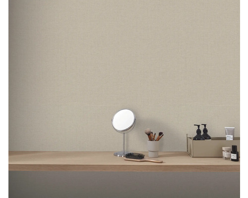 Dekorativní tapeta v ložnici nad toaletním stolkem