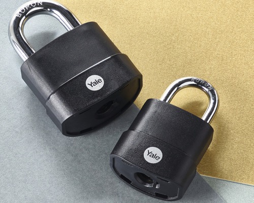 Dva černé visací zámky Yale