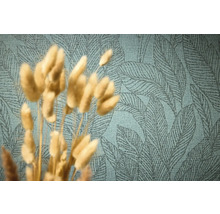 Detail vzorované tapety s motivem listů