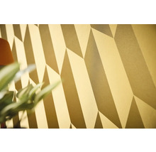 Detail nástěnné tapety s geometrickým vzorem