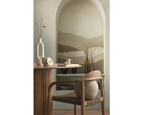 Návrh interiéru se stolem, židlí a dekorací pro stylové prostředí