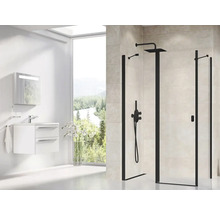 Moderní koupelna se sprchovým koutem, umyvadlem a zrcadlem