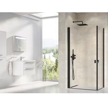 Koupelna se sprchovým koutem, umyvadlem a zrcadlem