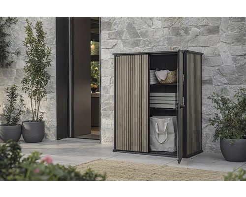 Zahradní skříň s posuvnými dveřmi pro venkovní skladování