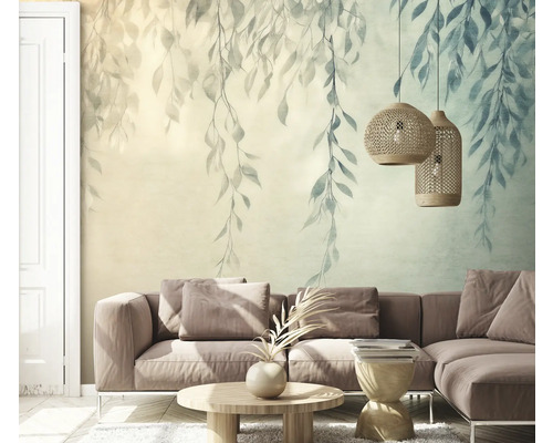 Obývací pokoj s fotografickou tapetou, pohovkou a dekorací