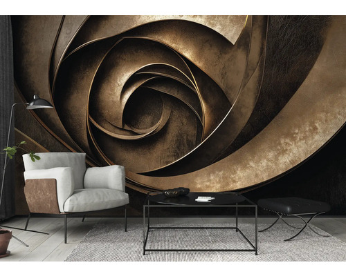 Obývací pokoj s křeslem, stolem a abstraktní nástěnnou tapetou