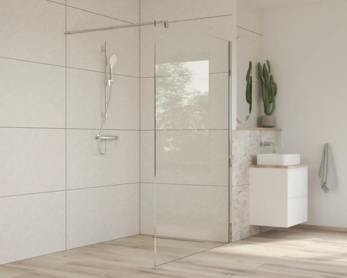 Koupelna s rovnou sprchou, sprchovou baterií a umyvadlem