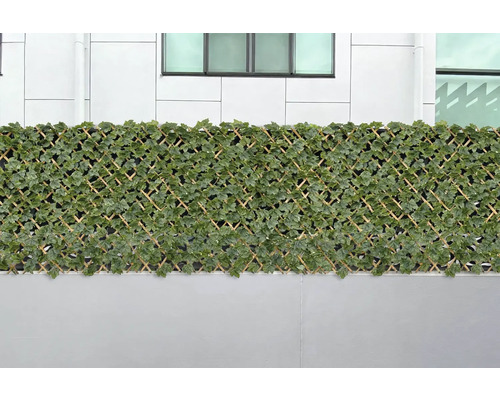 Dekorativní zástěna s umělými listy