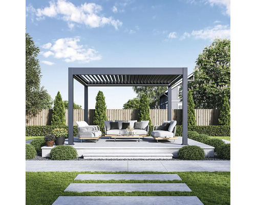 Moderní zahradní design s pergolou a posezením na terase