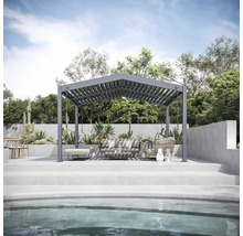 Moderní zahradní design s pergolou, posezením a bazénem