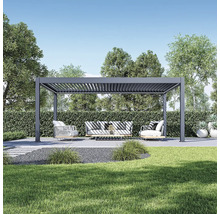 Scéna s pergolou, posezením a zahradními prvky venku