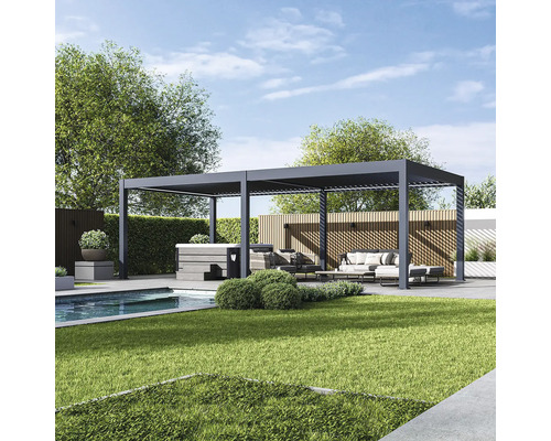 Scéna s moderní pergolou, zahradním nábytkem a bazénem na zahradě.