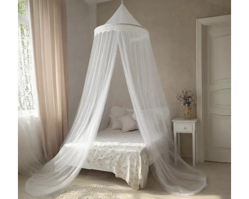 Ložnice s postelí a nebesy proti komárům